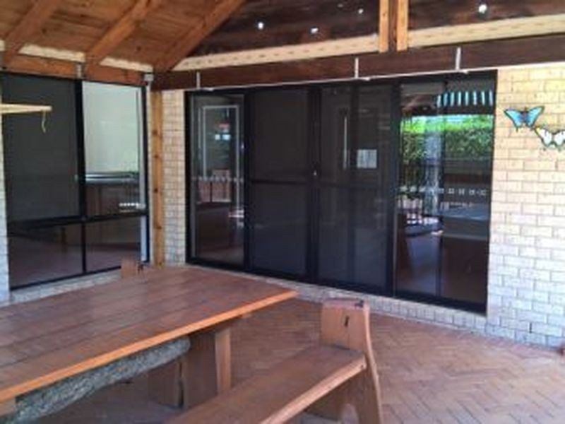 63 Bannockburn Crescent, Parkinson QLD 4115
