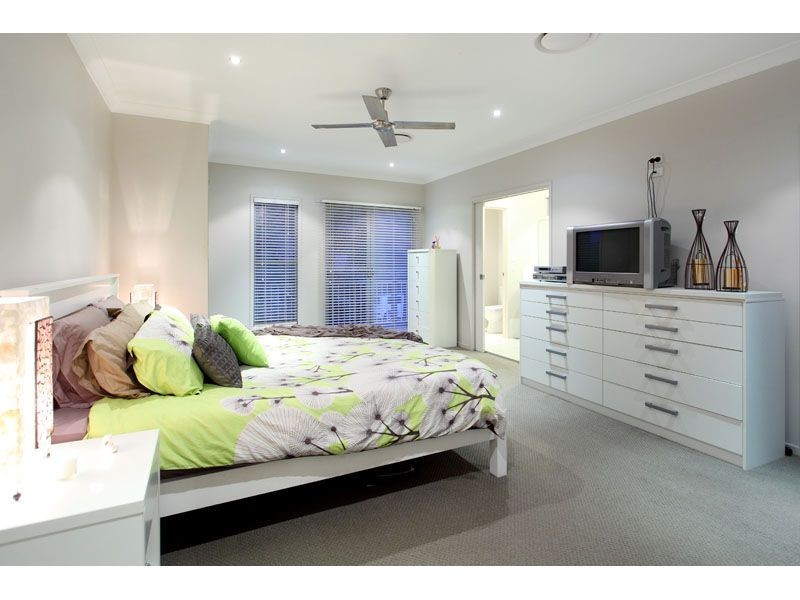 71 Moreton Avenue, Wynnum QLD 4178