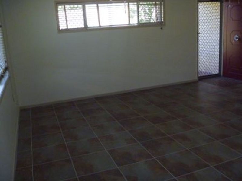 523 Mains Road, Macgregor QLD 4109