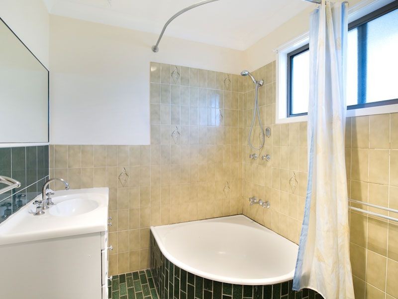 12 Minaji Court, Karana Downs QLD 4306