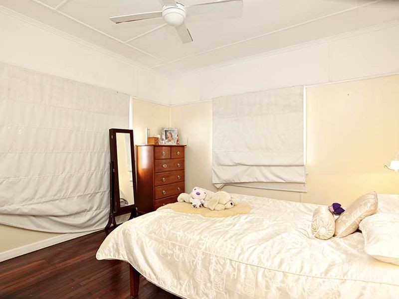 146 Shore Street North, Cleveland QLD 4163