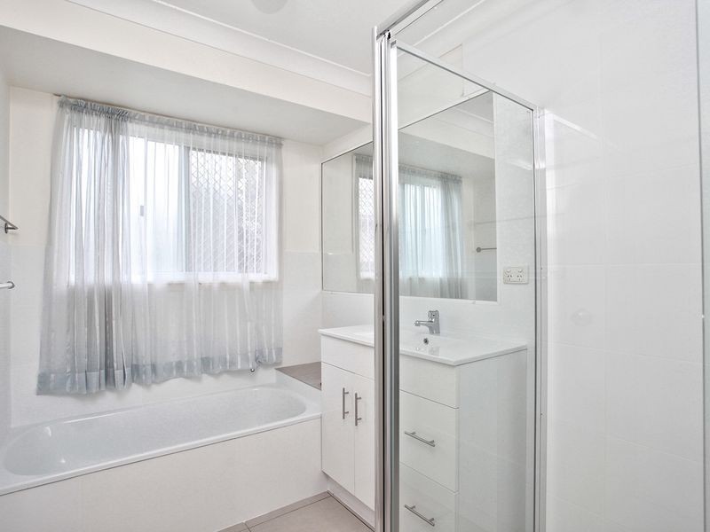 24 Indica Crescent, Regents Park QLD 4118