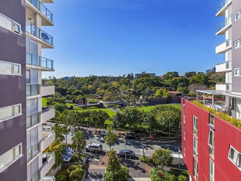 3082/3 Parkland Boulevard, Brisbane QLD 4000