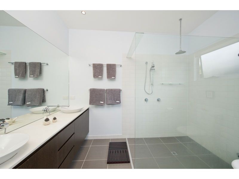 72 King Arthur Terrace, Tennyson QLD 4105