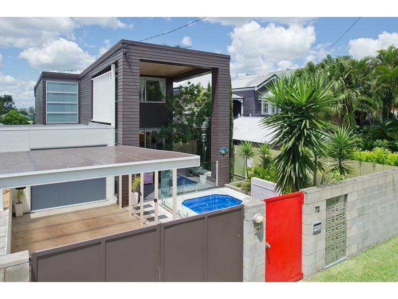 72 King Arthur Terrace, Tennyson QLD 4105