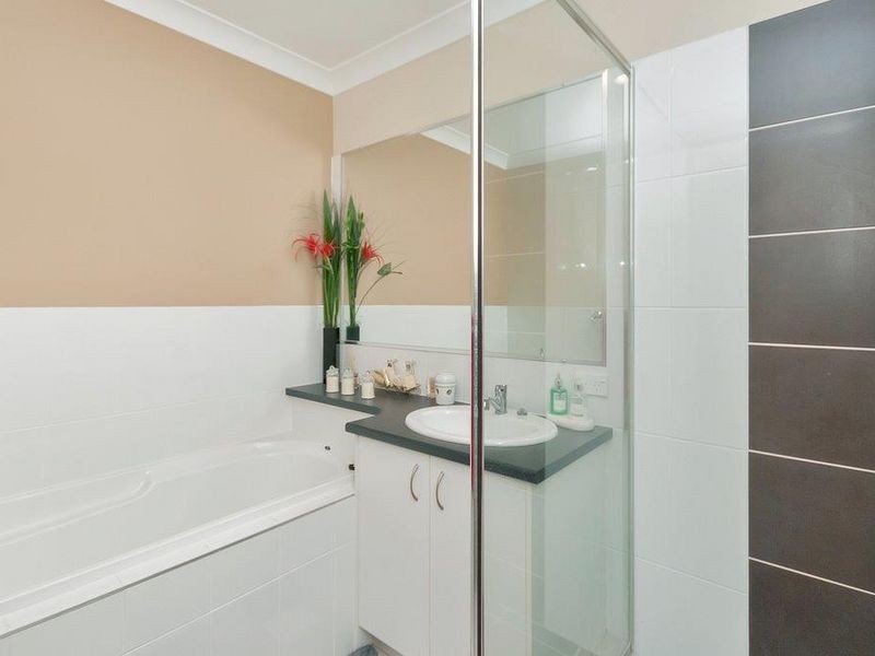1/3 Coombe Close, Redbank Plains QLD 4301
