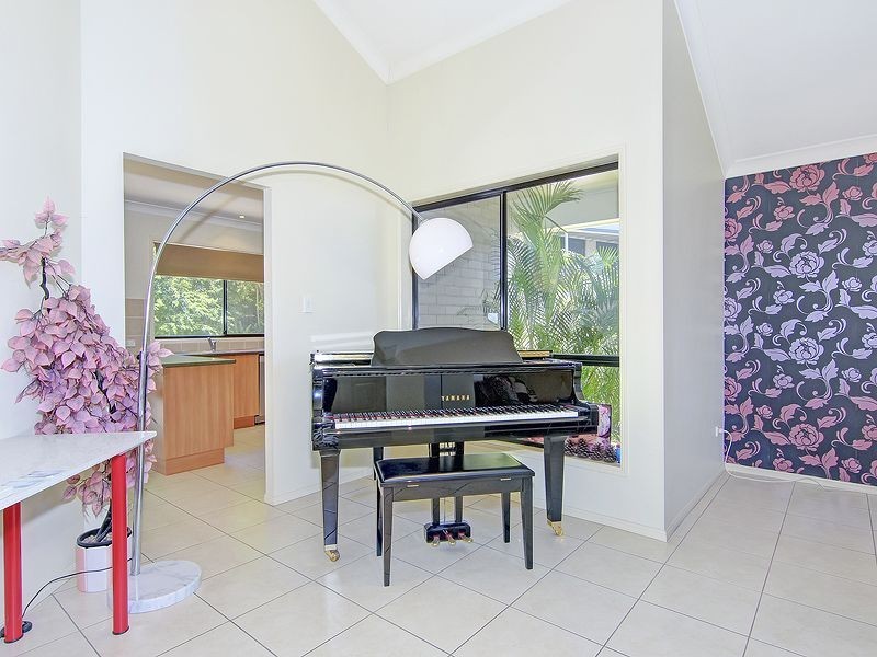 28 Alan Crescent, Eight Mile Plains QLD 4113