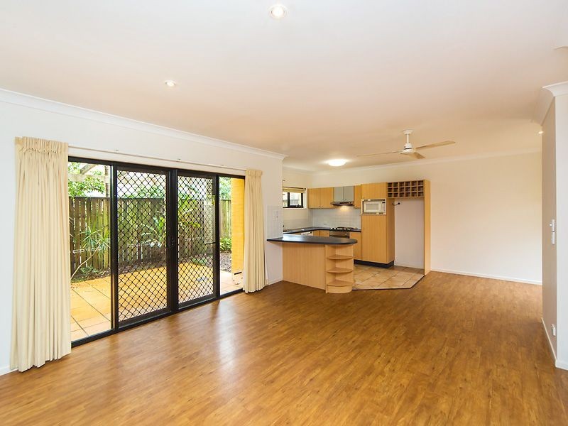 5/122 Central Avenue, Indooroopilly QLD 4068