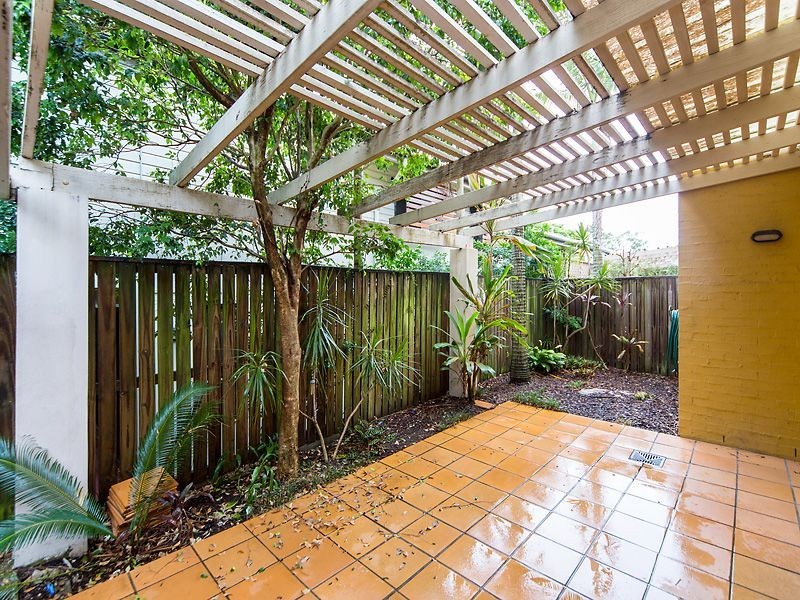 5/122 Central Avenue, Indooroopilly QLD 4068