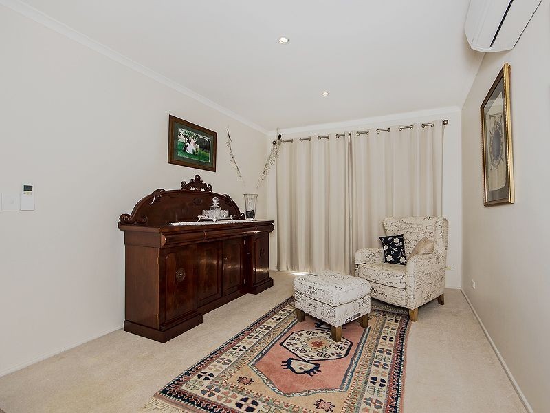 4 Copping Court, Sinnamon Park QLD 4073