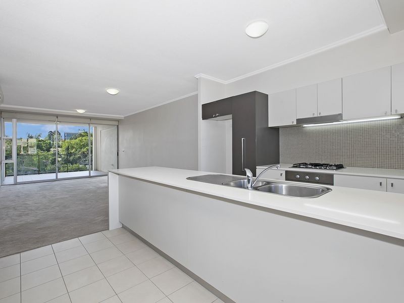 3010/3 Parkland Boulevard, Brisbane QLD 4000