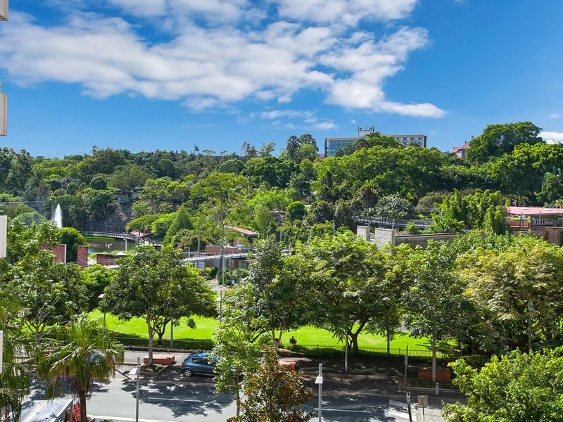 3010/3 Parkland Boulevard, Brisbane QLD 4000