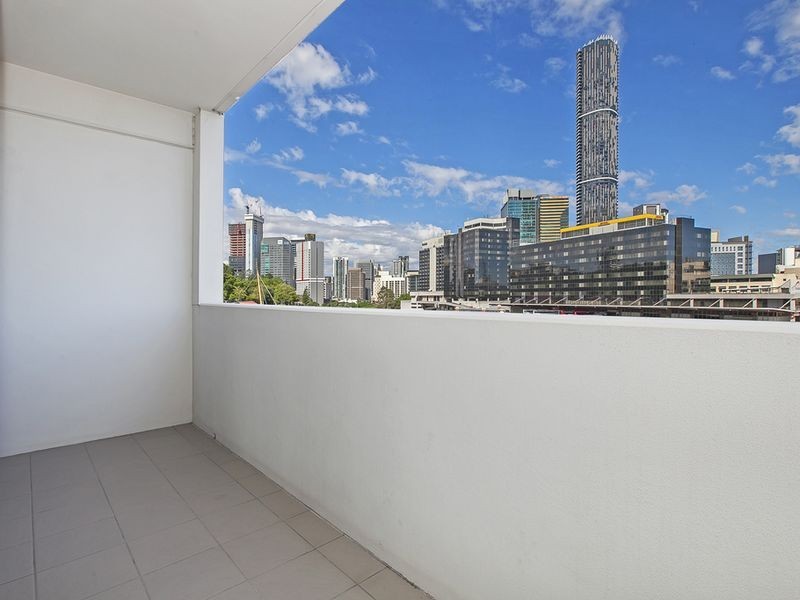 3010/3 Parkland Boulevard, Brisbane QLD 4000