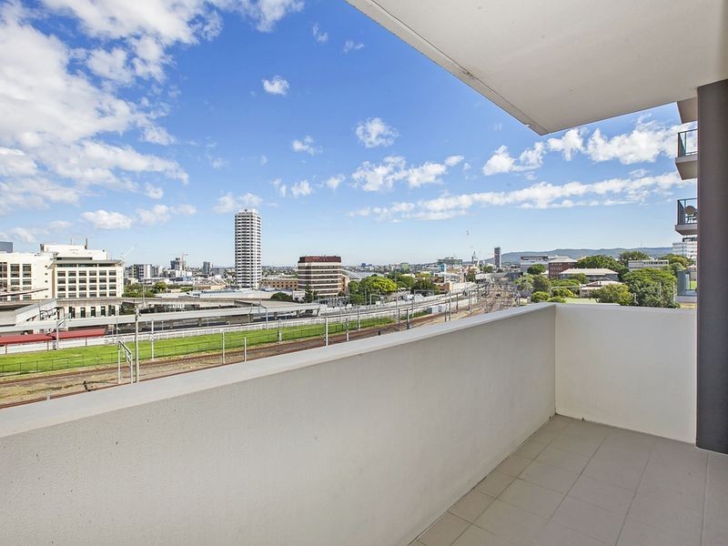 3010/3 Parkland Boulevard, Brisbane QLD 4000