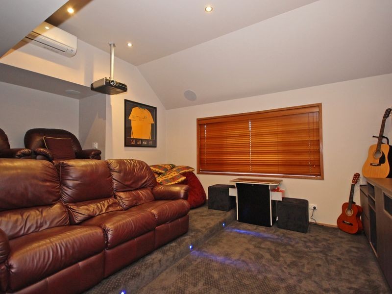 9 Hilliup Street, Westlake QLD 4074