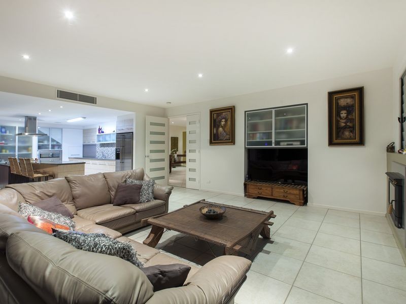 73 Neville Road, Bridgeman Downs QLD 4035