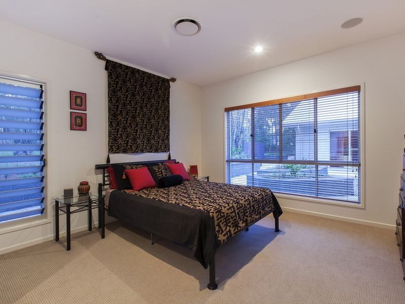 73 Neville Road, Bridgeman Downs QLD 4035