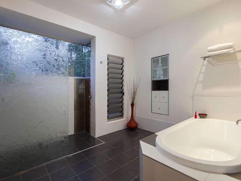 73 Neville Road, Bridgeman Downs QLD 4035