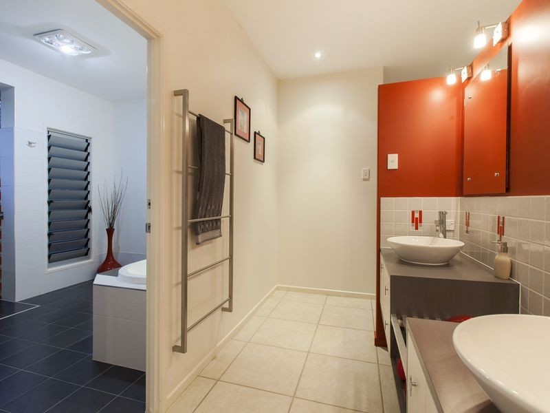 73 Neville Road, Bridgeman Downs QLD 4035