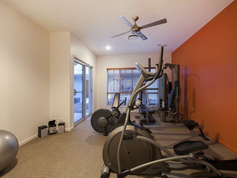 73 Neville Road, Bridgeman Downs QLD 4035