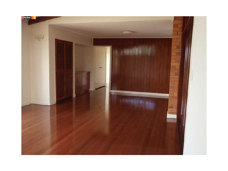 33 Dauphin Terrace, Highgate Hill QLD 4101