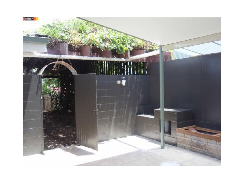 33 Dauphin Terrace, Highgate Hill QLD 4101