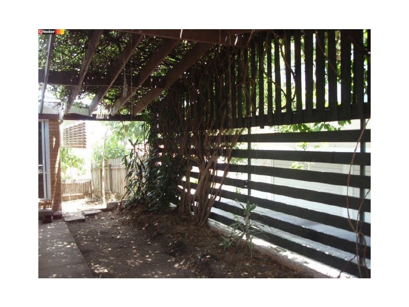 33 Dauphin Terrace, Highgate Hill QLD 4101