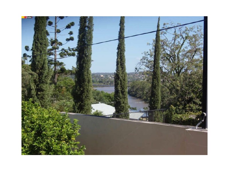 33 Dauphin Terrace, Highgate Hill QLD 4101