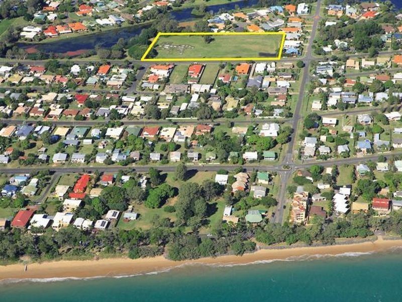 159 Truro Street, Urangan QLD 4655