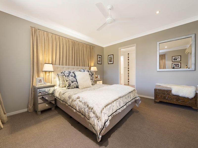 40 Christopher Place, Sinnamon Park QLD 4073