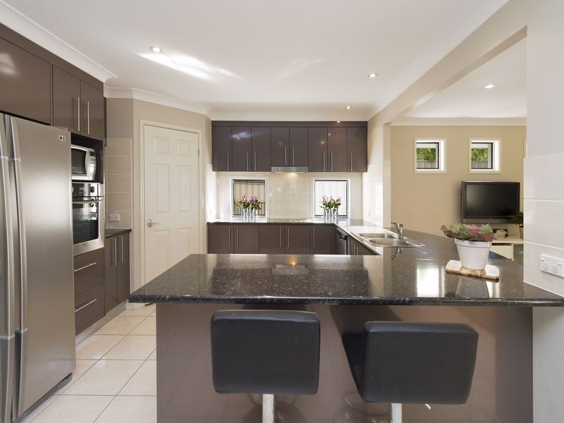 40 Christopher Place, Sinnamon Park QLD 4073