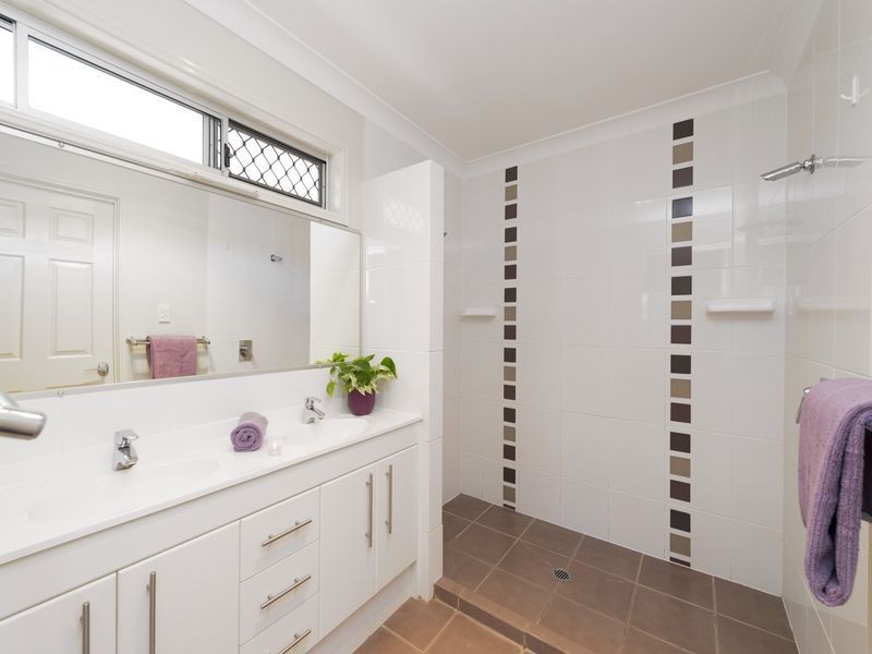 40 Christopher Place, Sinnamon Park QLD 4073