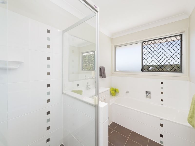 40 Christopher Place, Sinnamon Park QLD 4073