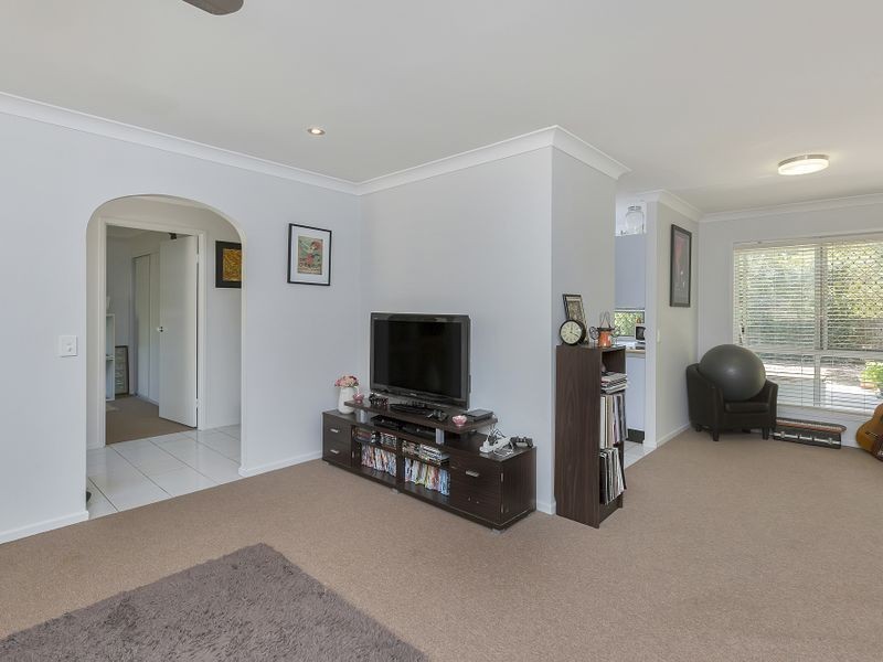 98 Glen Ross Road, Sinnamon Park QLD 4073