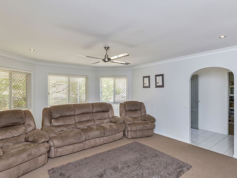 98 Glen Ross Road, Sinnamon Park QLD 4073