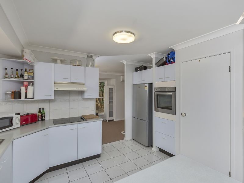98 Glen Ross Road, Sinnamon Park QLD 4073