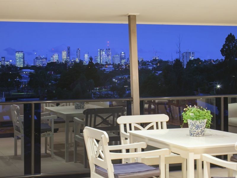 1/1 Austral, St Lucia QLD 4067