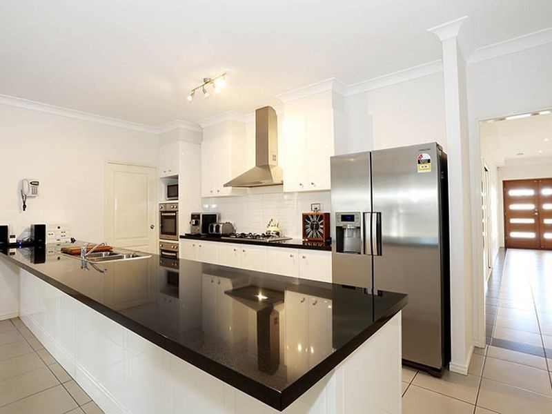 39 Sutherland Crescent, Goodna QLD 4300