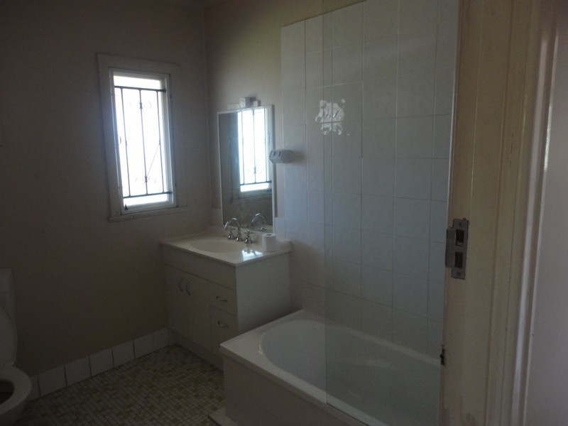 14 Bland Street, Coopers Plains QLD 4108