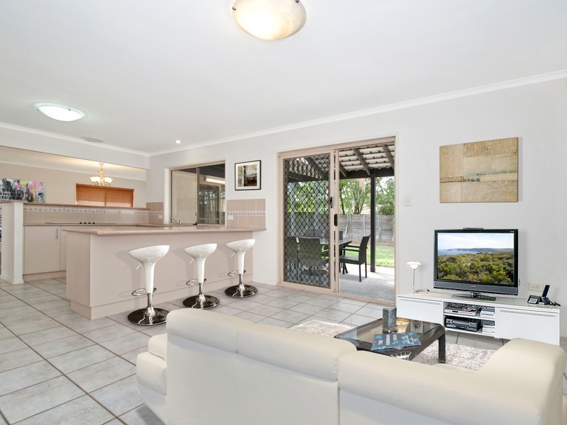 25 Redford Crescent, Mcdowall QLD 4053