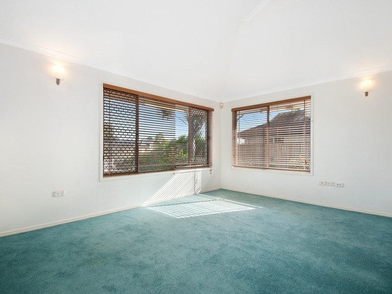 25 Redford Crescent, Mcdowall QLD 4053