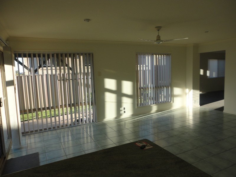 80 Oakleaf Street, Eight Mile Plains QLD 4113