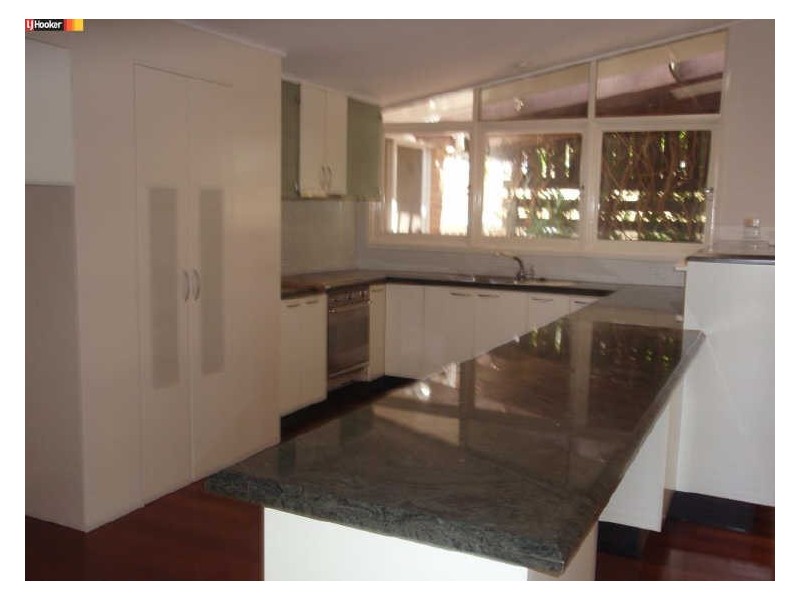 33 Dauphin Terrace, Highgate Hill QLD 4101