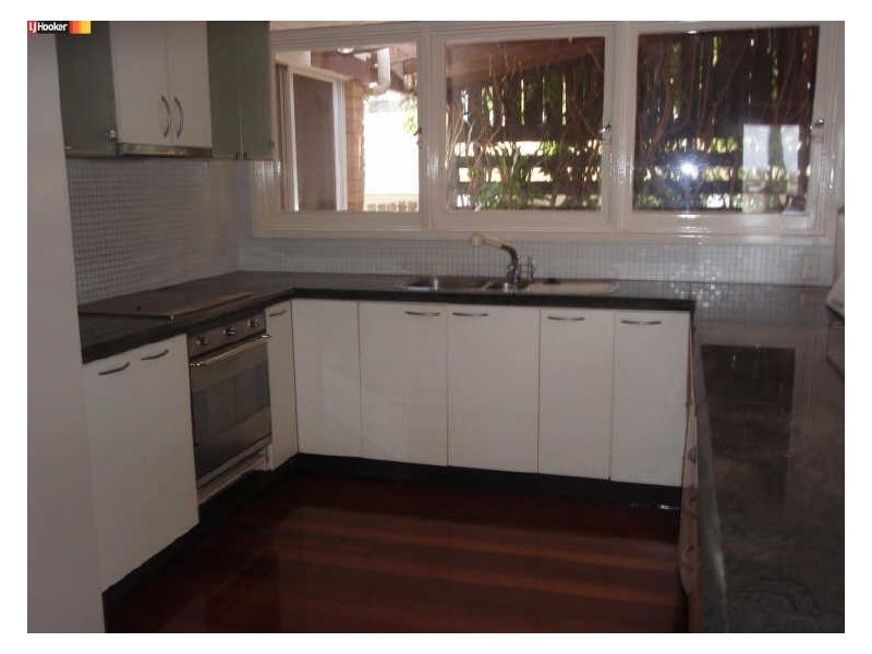 33 Dauphin Terrace, Highgate Hill QLD 4101