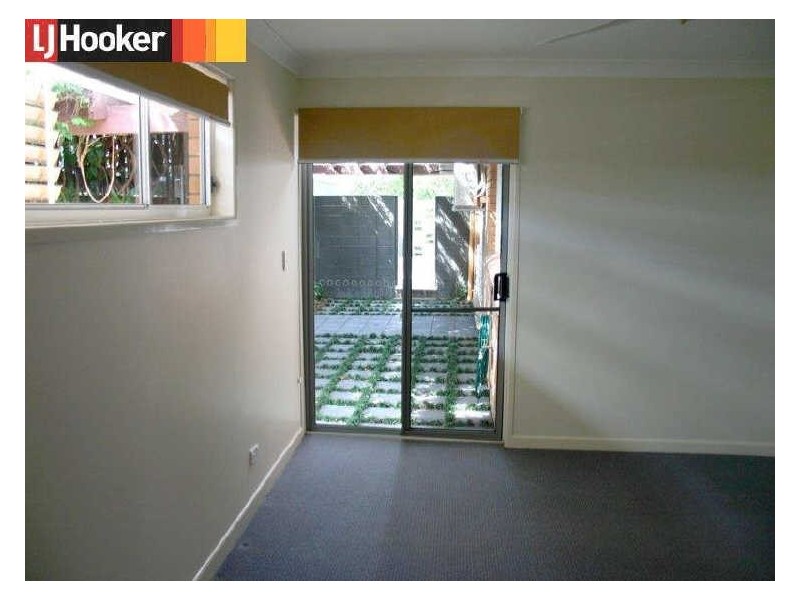 33 Dauphin Terrace, Highgate Hill QLD 4101