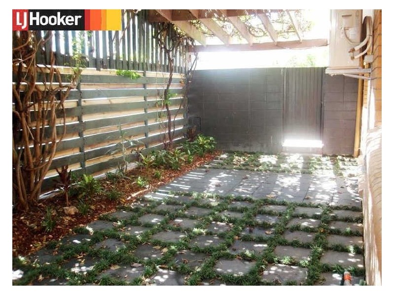 33 Dauphin Terrace, Highgate Hill QLD 4101