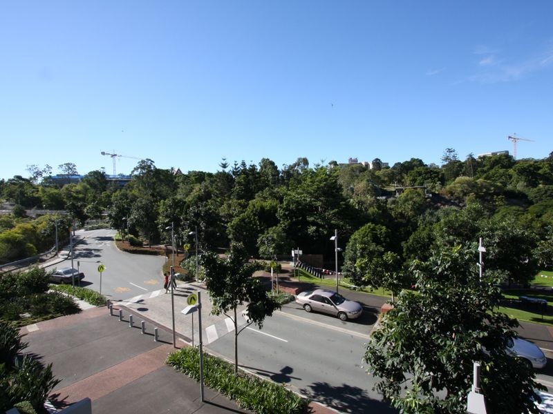 7017/7 Parklands Boulevard, Brisbane QLD 4000