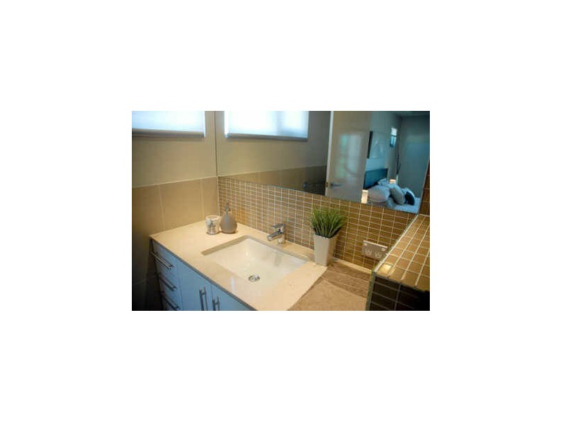185 Redcliffe Parade, Redcliffe QLD 4020