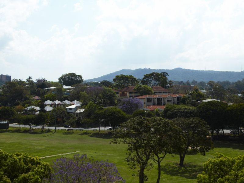 10/74 Dengate Lane, St Lucia QLD 4067