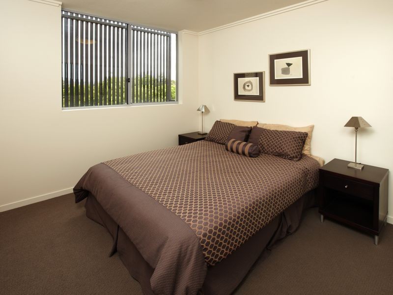 5/74 Dengate Lane, St Lucia QLD 4067